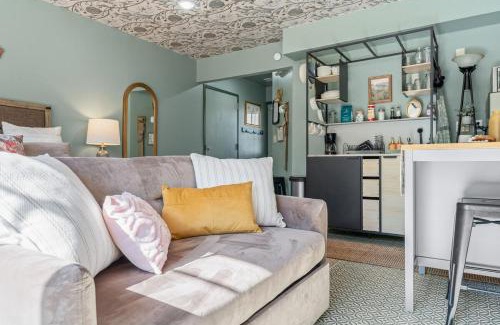 Table Rock Apartment | Walk-in Studio w Patio, Pets OK!