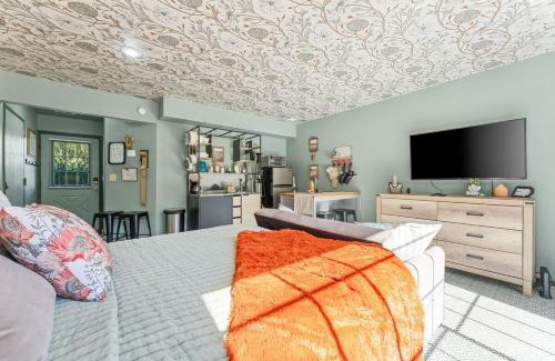 Table Rock Apartment | Walk-in Studio w Patio, Pets OK!