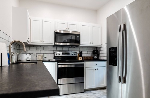 Norman House | Walk OU/Stadium - 2 FULL Baths/3 Bedrooms - Patio