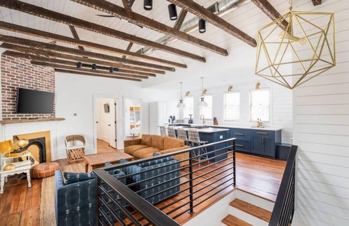 Cannonborough Elliotborough House | ★ Walk Score 98 ★ 1blk to King St. Outdoor Space