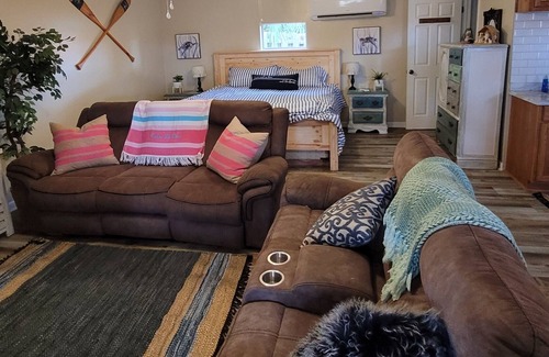 Panama City Cottage | Walk through History of the orginal settlers of GWALTNEY Cottage St. Andrews bay