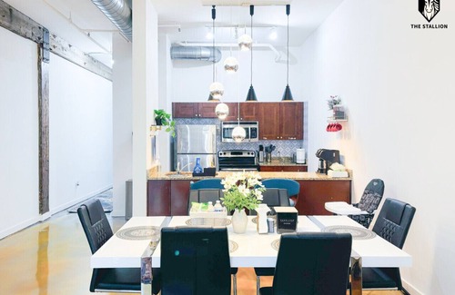 Downtown Memphis Apartment | Walk to Attractions Modern Loft with Private Patio