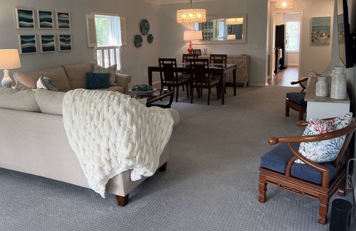 Indian River Shores Condo | Walk to Beach! 2 Bed 2 bath spacious condo
