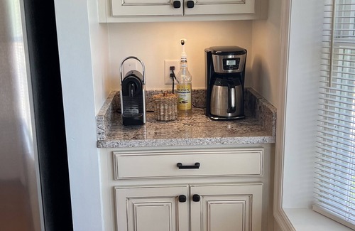 Indian River Shores Condo | Walk to Beach! 2 Bed 2 bath spacious condo