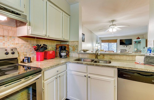 Hilton Head Island Condo | Walk to Beach: Hilton Head Island Tennis Retreat!
