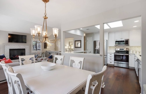 Shipyard Plantation House | Walk to Beach! Beautiful Newly Updated Shipyard Villa,Pool,Beach,Tennis,Golf, Guest Favorite