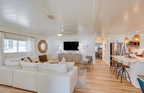 Riviera Beach House | Walk to Beach: Chic PCB Getaway w/Yard