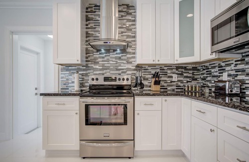 Dolphin Isles House | WALK TO BEACH! 3BR Ultra Modern Home!