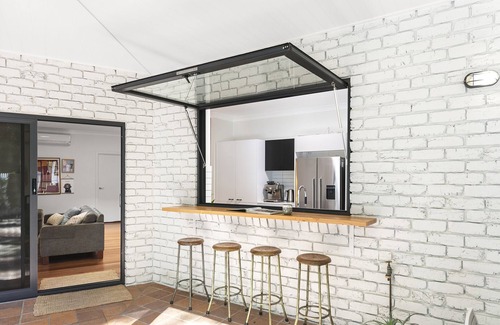Maroochydore House | Walk to Beach! Amazing Outdoor Area With Pool, 1/2 Pipe & Firepit !