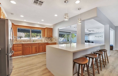 The Cove House | Walk to Beach and Restaurants 4 Bedroom Home with Pool Deerfield Boca Raton