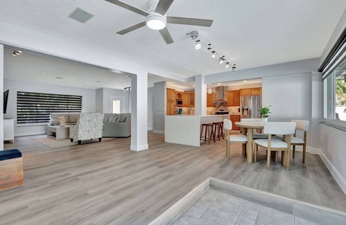The Cove House | Walk to Beach and Restaurants 4 Bedroom Home with Pool Deerfield Boca Raton