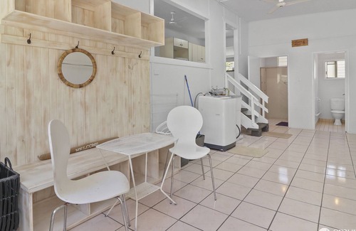 Emu Park House | WALK TO BEACH