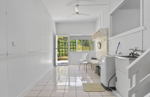 Emu Park House | WALK TO BEACH