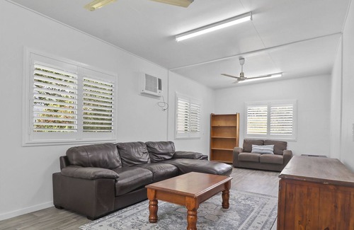 Emu Park House | WALK TO BEACH