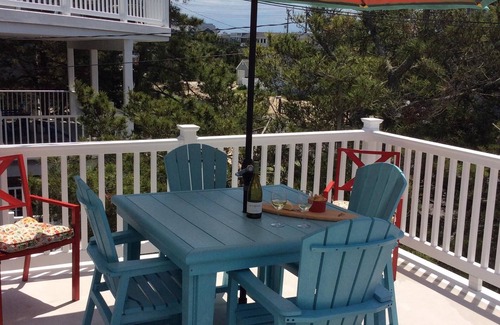 Harvey Cedars House | Walk to beach , bay, shopping & restaurants , sunset views at the end of our st