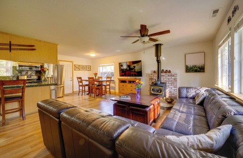 Tahoe Vista Cottage | Walk to Beach & Boat Launch: Lake Tahoe Retreat