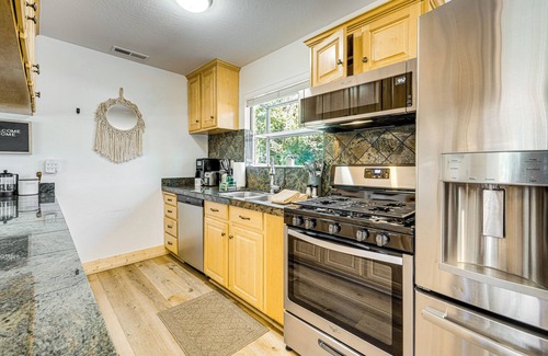 Tahoe Vista Cottage | Walk to Beach & Boat Launch: Lake Tahoe Retreat