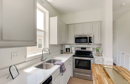 Pass Christian Cottage | Walk to Beach: Cottage w/Yard in Pass Christian!