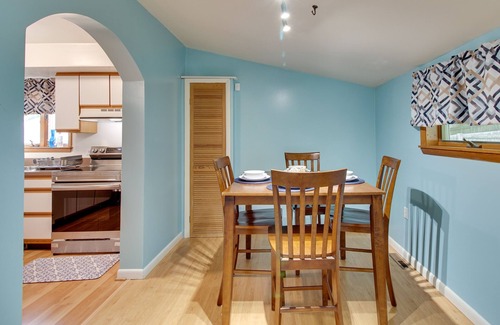 Calvert Beach-Long Beach Cottage | Walk to Beach: Charming Maryland Home w/Yard!