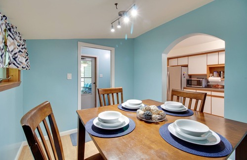 Calvert Beach-Long Beach Cottage | Walk to Beach: Charming Maryland Home w/Yard!