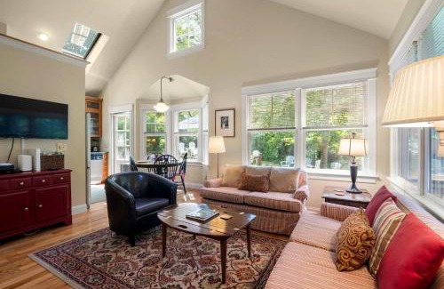 East Orleans House | Walk to Beach Close to Town