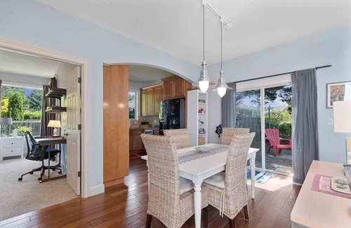 Long Beach House | Walk to beach, Discovery Trail, Fenced Yard (Latitude)