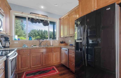Long Beach House | Walk to beach, Discovery Trail, Fenced Yard (Latitude)