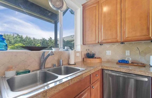 Long Beach House | Walk to beach, Discovery Trail, Fenced Yard (Latitude)