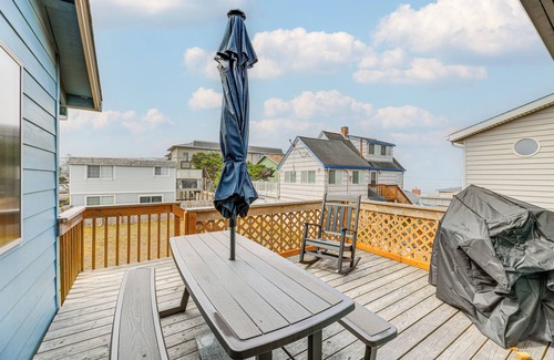 Lincoln City Cottage | Walk to Beach: Dog-friendly Home in Lincoln City