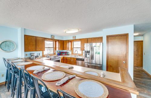 Lincoln City House | Walk to Beach Dog-Friendly Home in Lincoln City