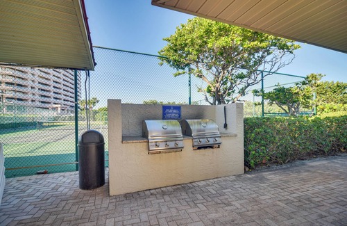 Clearwater Beach Apartment | Walk to Beach & Eats: Condo w/Pool in Clearwater!