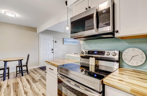 Fernandina Beach Apartment | Walk to Beach-Forest Ridge 2883-Pool,Tennis,Pickleball,Playground-Nestled Amongst the Oaks