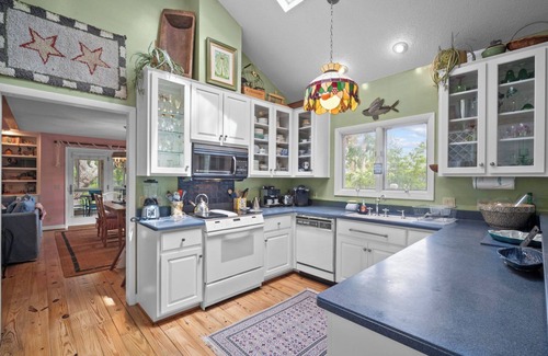 Saint Helena Island House | Walk to Beach, Golf Cart Included, Pets Considered - 701 Flying Fish