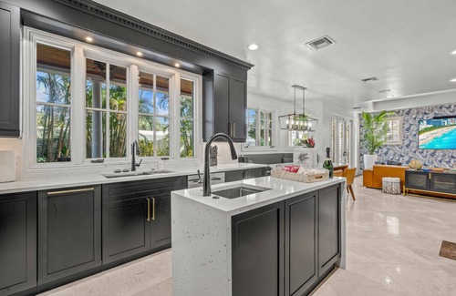 Harbordale House | Walk to Beach/Heated Pool/Serenity at its Finest/Hemingway Key/VlLLAS