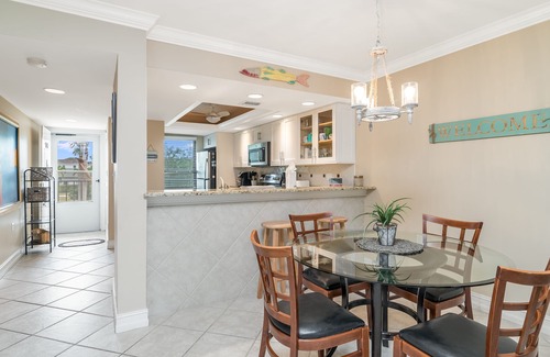 Marco Island Condo | Walk To Beach I Marco Island Tropical Retreat