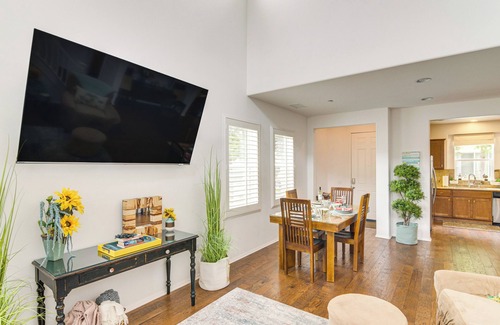 Oxnard House | Walk to Beach: Luxe San Buenaventura Villa!