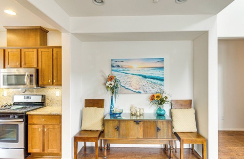 Oxnard House | Walk to Beach: Luxe San Buenaventura Villa!