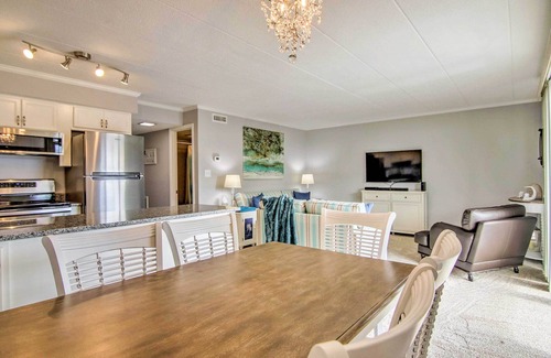 Midtown Ocean City Condo | Walk to Beach: Modern Ocean City Condo