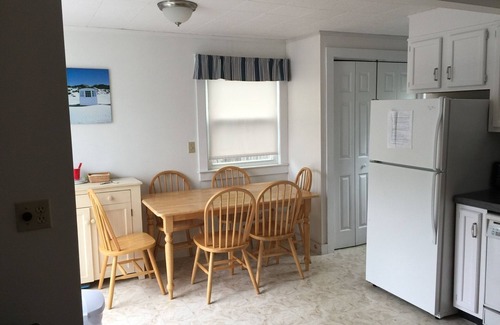 Dennis Port Cottage | Walk to beach-Ocean Drive, Updated Cottage