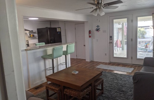 Myrtle Beach House | Walk to Beach or Water Park! 3Br/2ba in Holiday Inn Section of Ocean Lakes!
