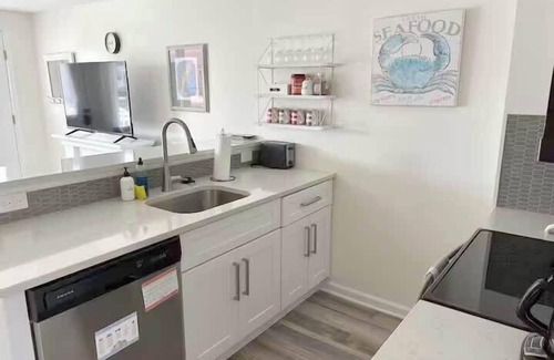 Cape Charles House | Walk to Beach & Park, Firepit & BBQ - Deja Blu I