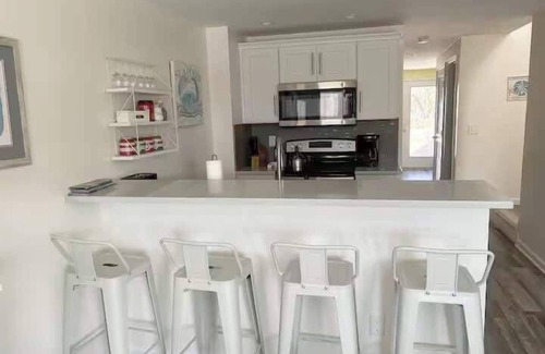 Cape Charles House | Walk to Beach & Park, Firepit & BBQ - Deja Blu I