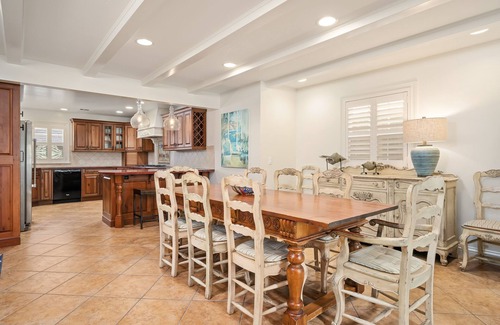 Motel District House | WALK to Beach, Pier and Downtown - Parking - BBQ - View