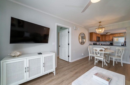 Seabrook Island House | Walk to Beach/Pools & Golf! 2BR/2BA Villa! Amenity Cards Available!