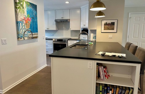 Harbor Springs Condo | Walk to Beach! Quiet, Updated Main Floor Condo, Monthly Rental!