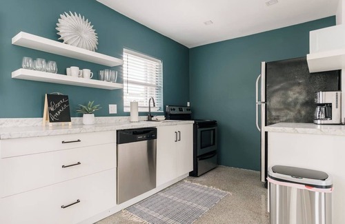 Pompano Beach Apartment | Walk to Beach & Sleep in King Bed -Island Comfort!
