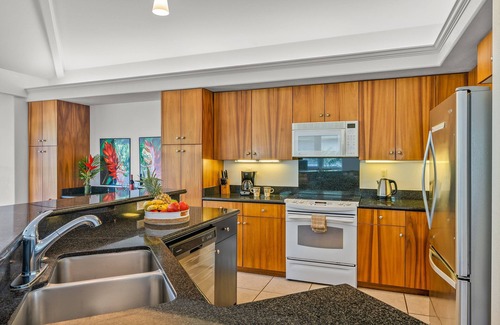 Princeville Villa | Walk to Beach & Sunset-Luxury Villa - Golf Course -2000sq ft - 3BR Pool&Jacuzzi