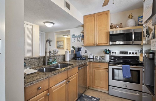 Palmetto Dunes Villa | Walk to Beach-Beautifully Decorated 3 Bedroom Villa in Beachside Resort!
