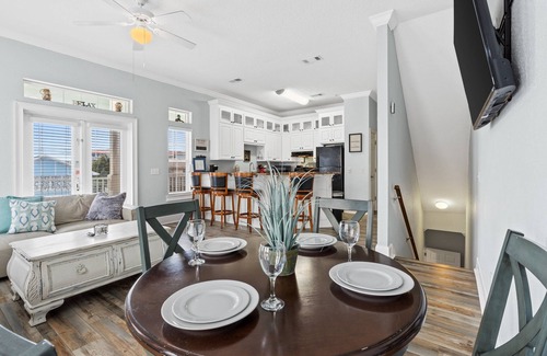 West Panama City Beach House | Walk to Beach! 3BR Townhome w/Ocean View Balcony, Grill & Parking in West End