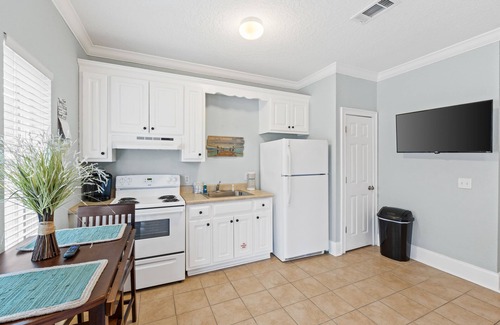 West Panama City Beach House | Walk to Beach! 3BR Townhome w/Ocean View Balcony, Grill & Parking in West End